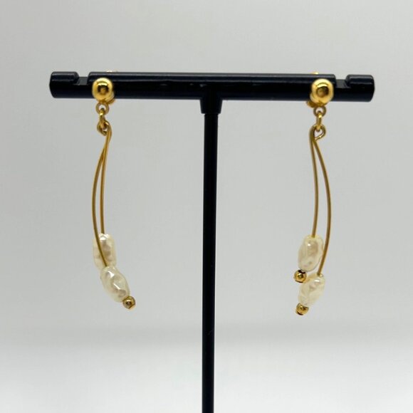 Estate Jewelry - Faux Freshwater Pearl Gold-Tone Dangle Earrings Minimalist Design Lightweight